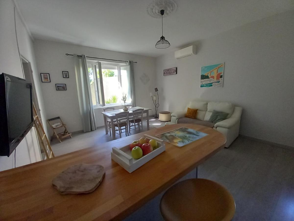 Mas Provencal Au Coeur Des Vergers Vallabregues ภายนอก รูปภาพ